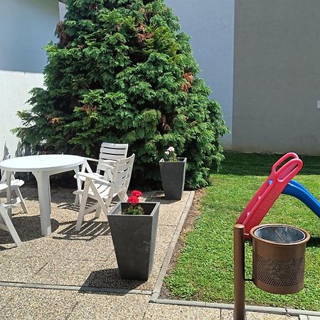 Joos Apartman Sárvár Екстериор снимка