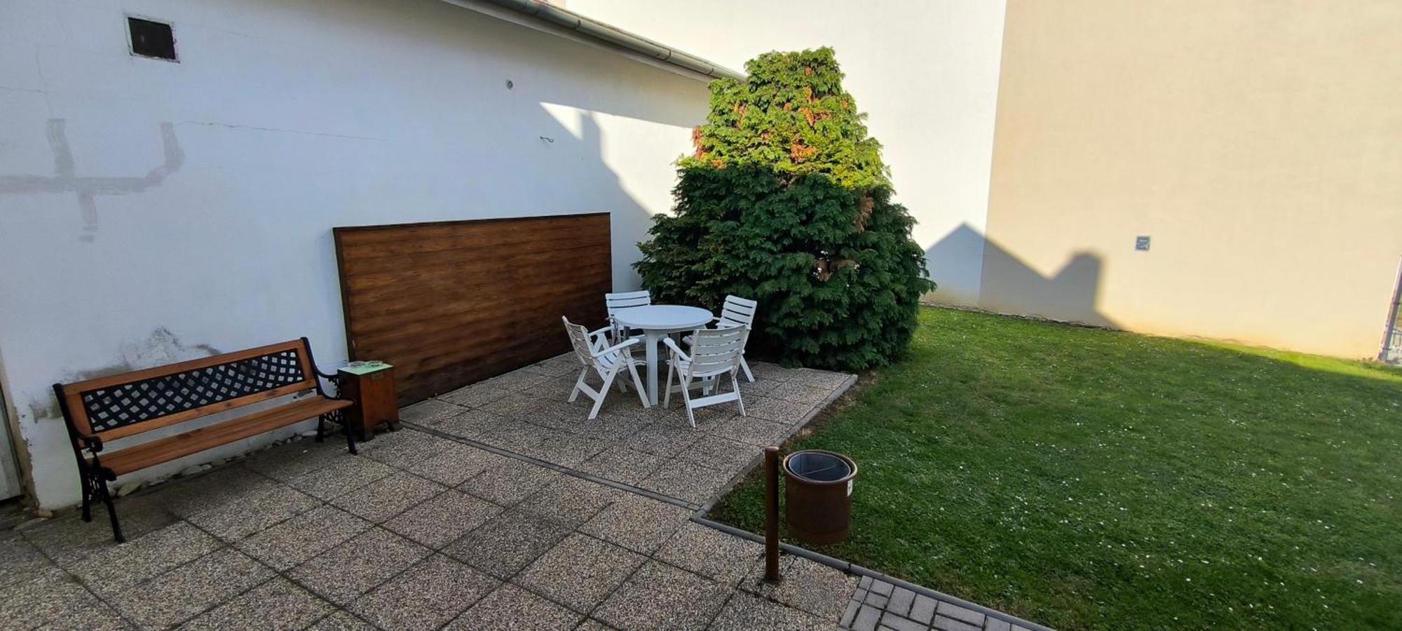 Joos Apartman Sárvár Екстериор снимка
