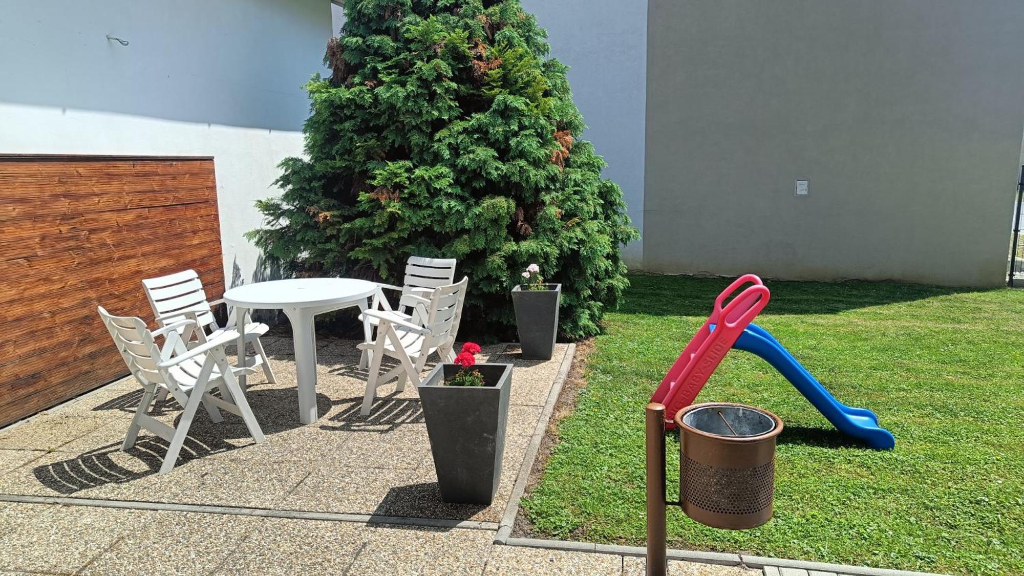 Joos Apartman Sárvár Екстериор снимка